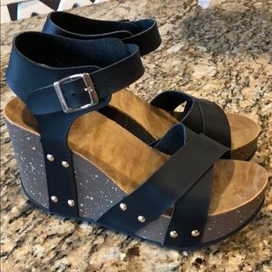 Mara Wedge Sandals (Black)